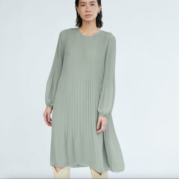 Aritzia Wilfred Daydreamer Midi Dress Pleated Chiffon Light Sage Green Size XS - Picture 1 of 7